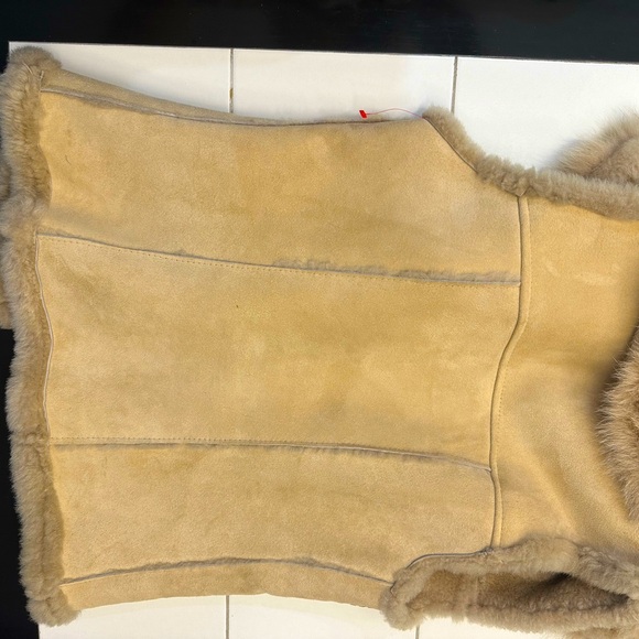 Mitchie’s Matchings Genuine Shearling Vest - Picture 5 of 16